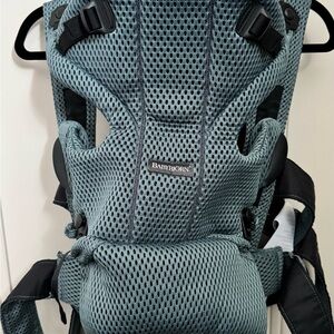 BabyBjörn Free Mesh